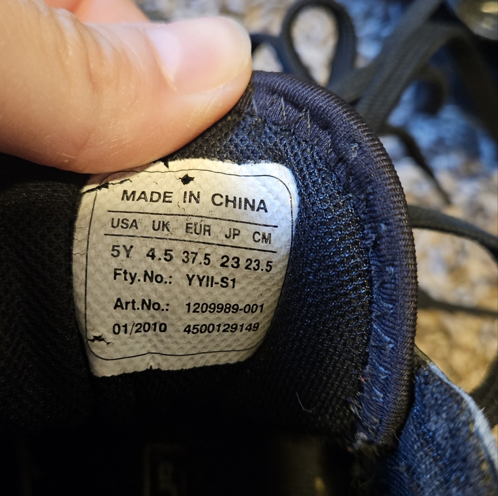 Baseball Cleats - Picture 3 of 6